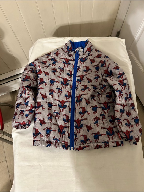 Disney Store Marvel Other - Disney Store Marvel Spider-Man Boys Lightweight Raglan Puffer Jacket Size 3